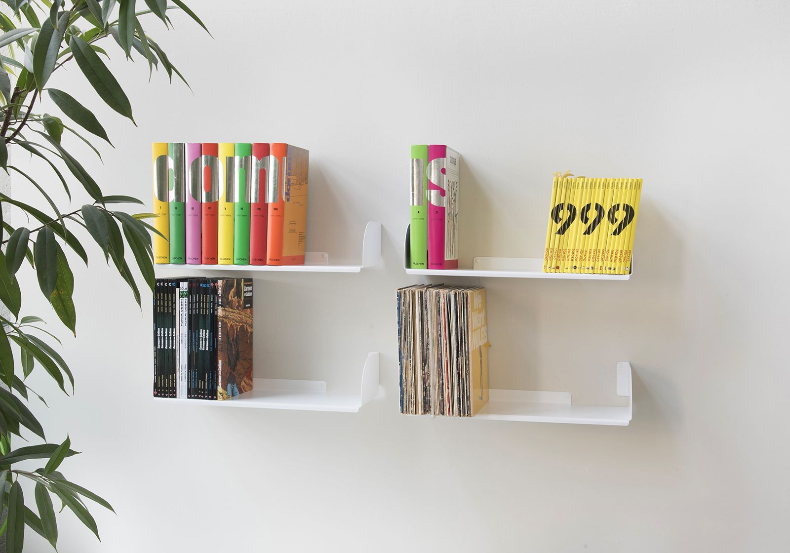 Safety First: How to Secure a Bookshelf to the Wall缩略图