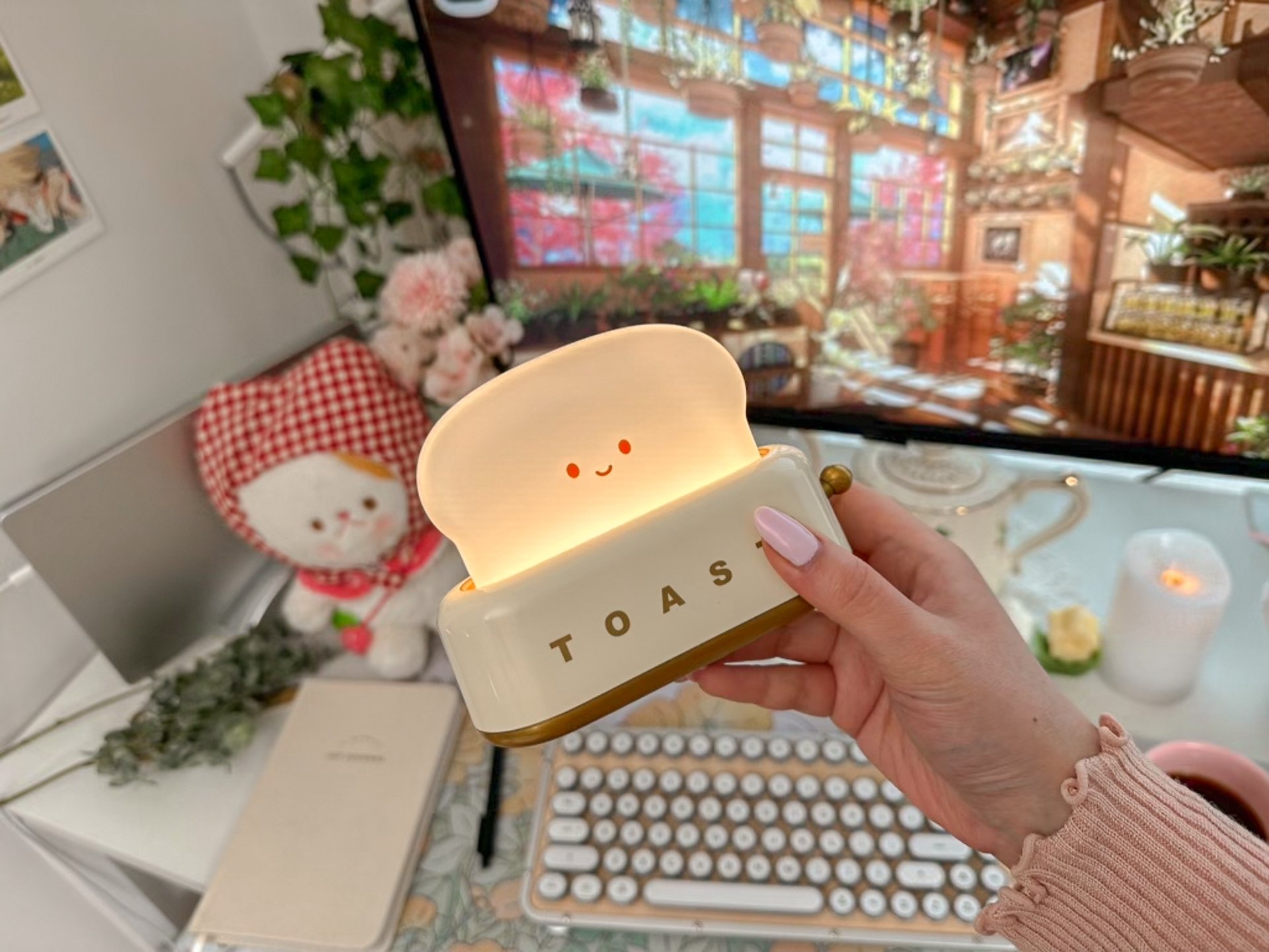 Desk Goals: Curating a Cute and Productive Workspace Setup缩略图